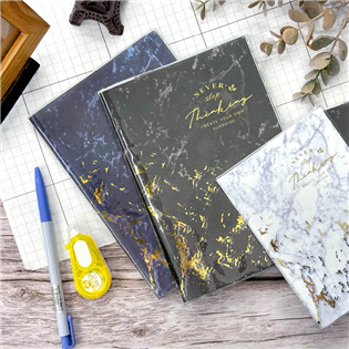 四季紙品禮品 大理石紋 PVC燙金手記32K SG350